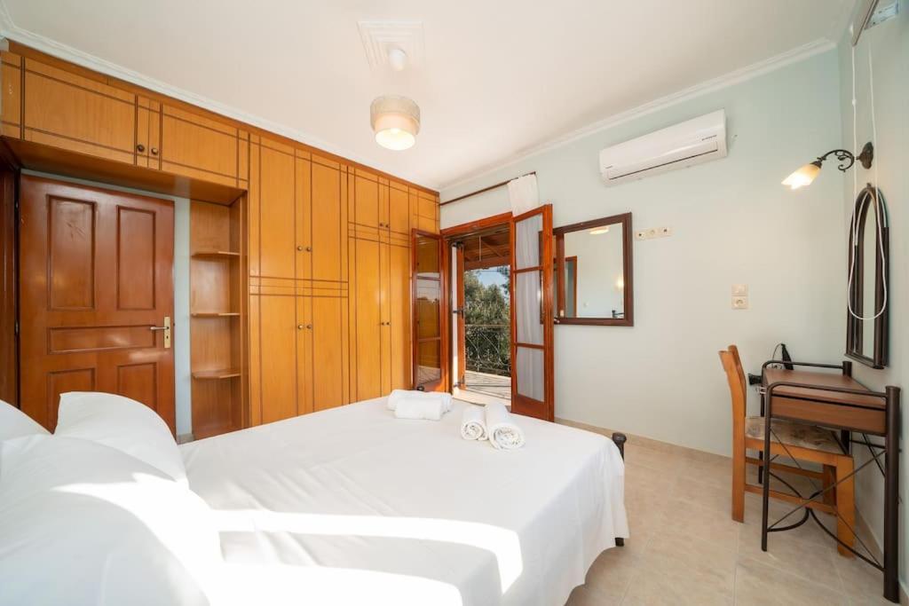 Afroditi Holiday Home- Green View Apartment Svoronata Exterior foto